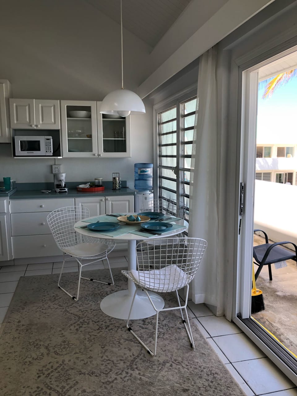 Kitchen overlooking the ocean & pool.