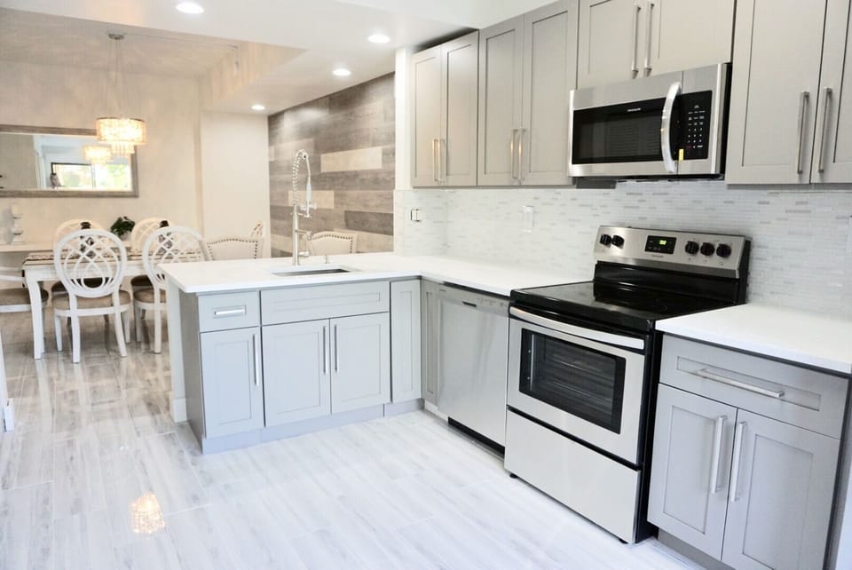 Fully equipped with kitchenware, Keurig coffee maker & coffee, tea, and more! 