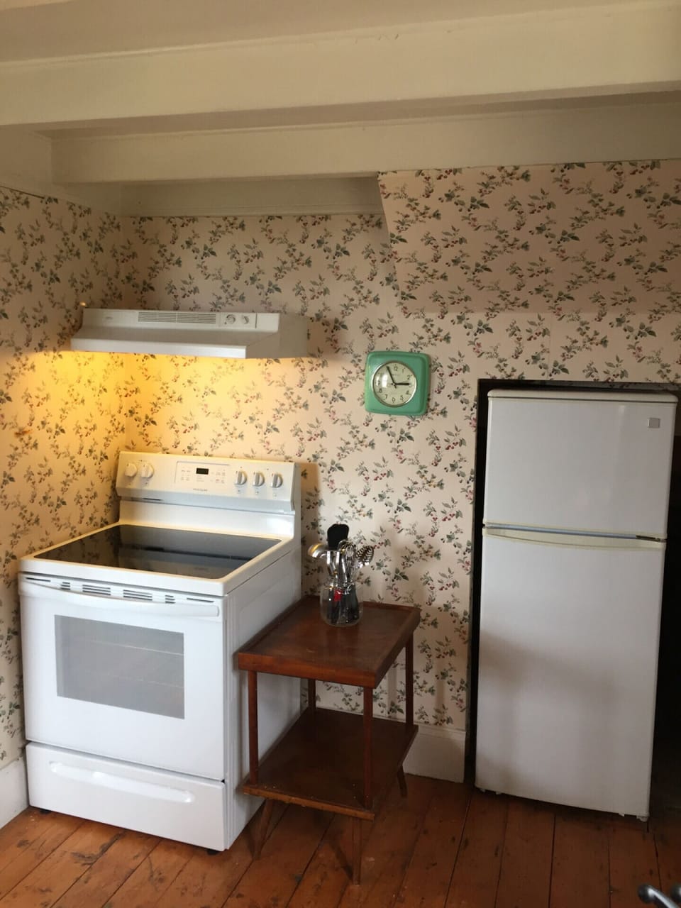 Fully equipped kitchen.