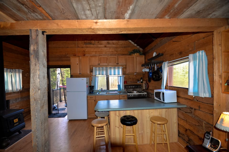 Full kitchen