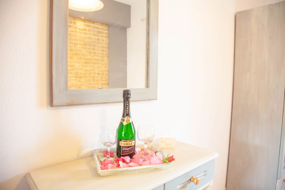Mirror  and champagne
