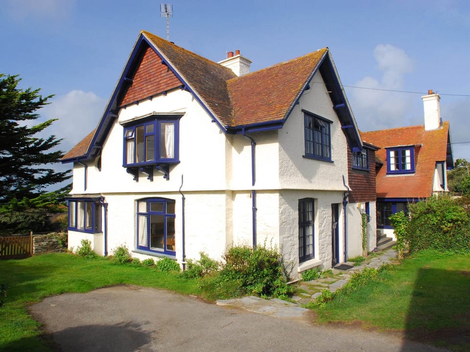Charming first floor apartment | Bishops View, Polzeath