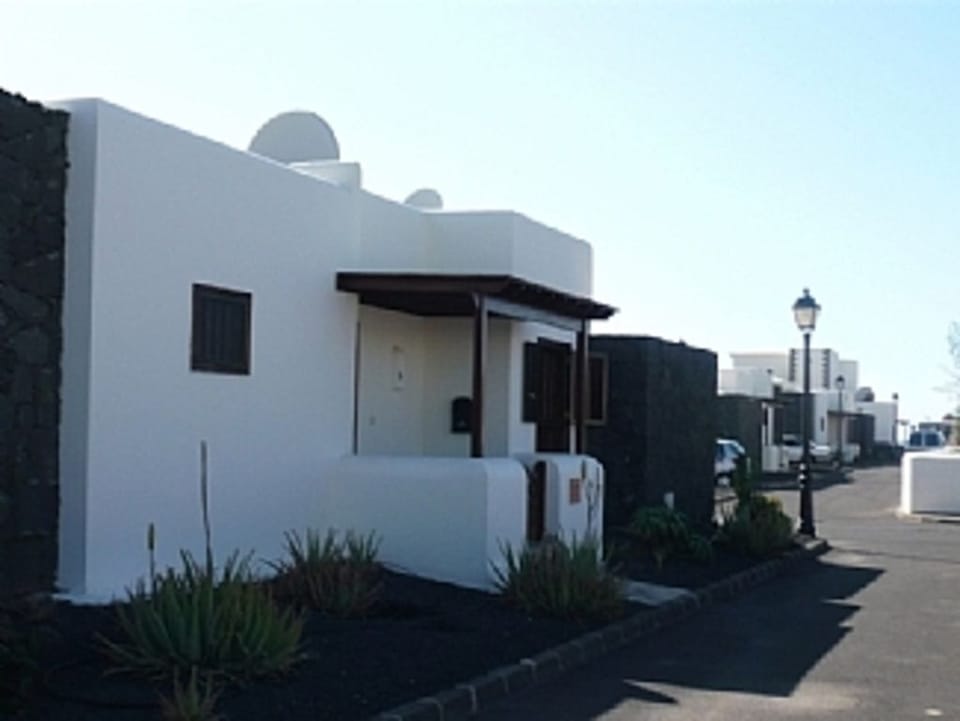 Front of Villa Vista