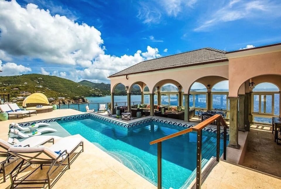 A dramatic setting with luxury accommodations