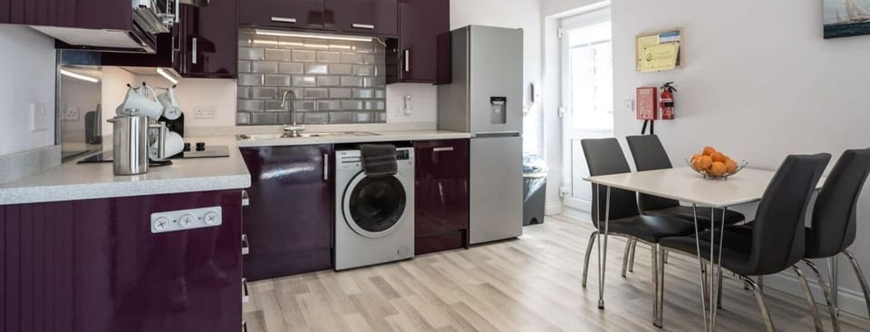 Contemporary Kitchen