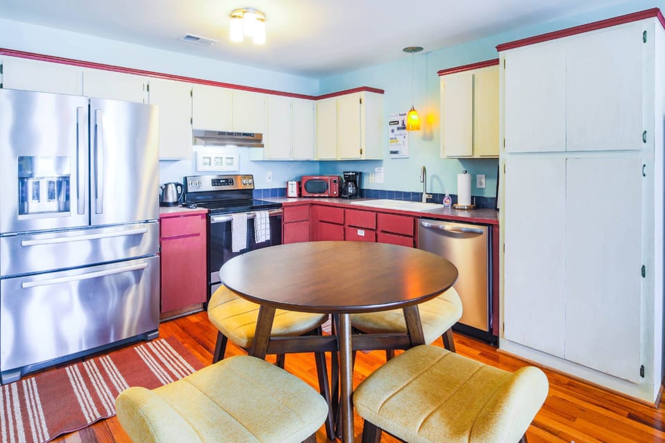 There's plenty of room in the clean, spacious kitchen for your family to prepare their meals.