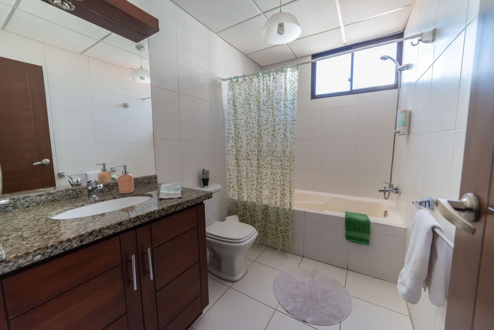 Principal bathroom