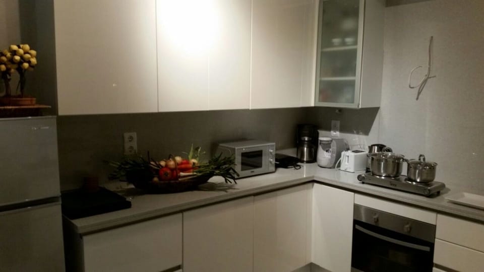 the kitchen (1)