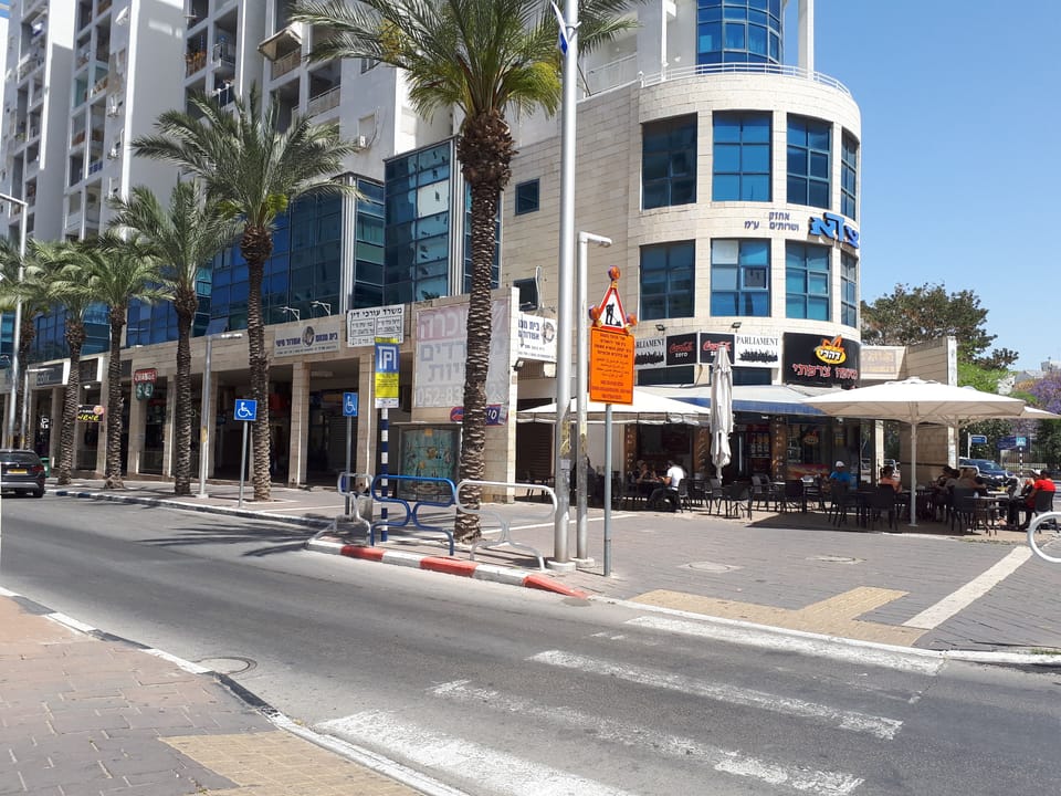Walking distance to ATM , Bank , supermarket , coffee , place to eat