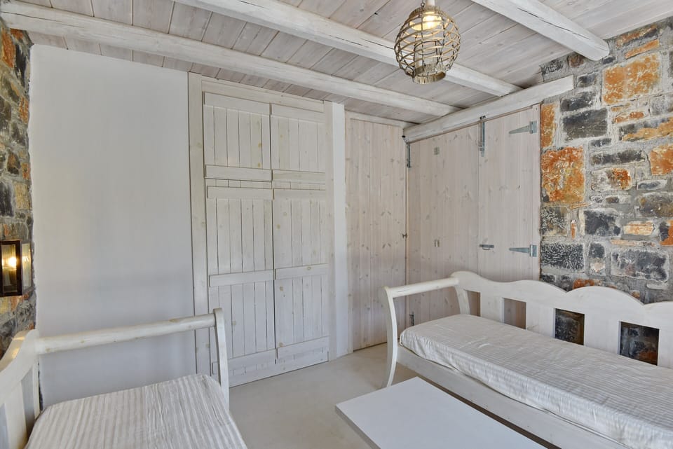One Bedroom Villa- Sofa beds on ground floor-closed sliding door(type 1)