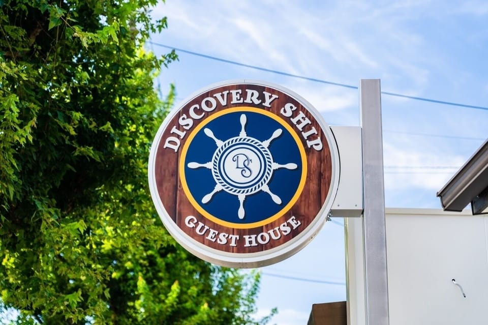 GUEST HOUSE DISCOVERY SHIP