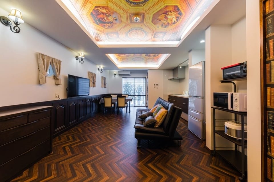 GUEST HOUSE DISCOVERY SHIP