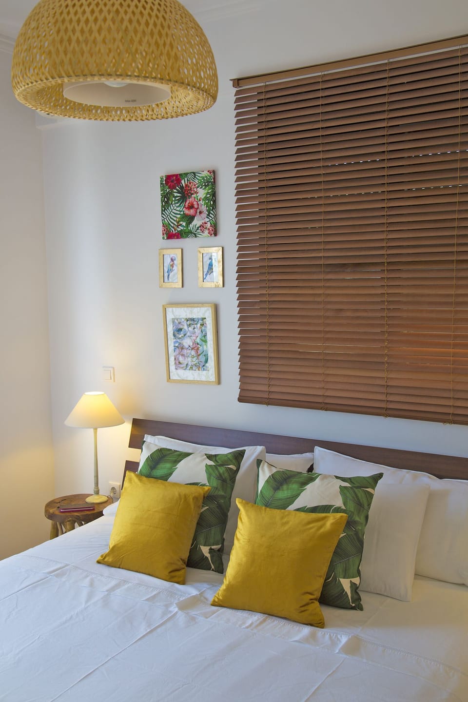 Relax, there is a king-size bed waiting for you, with many fluffy pillows!