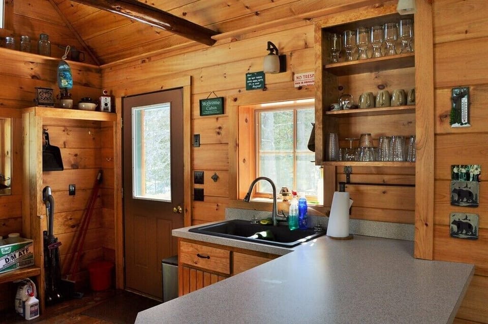 Kitchen sink, bar with seating