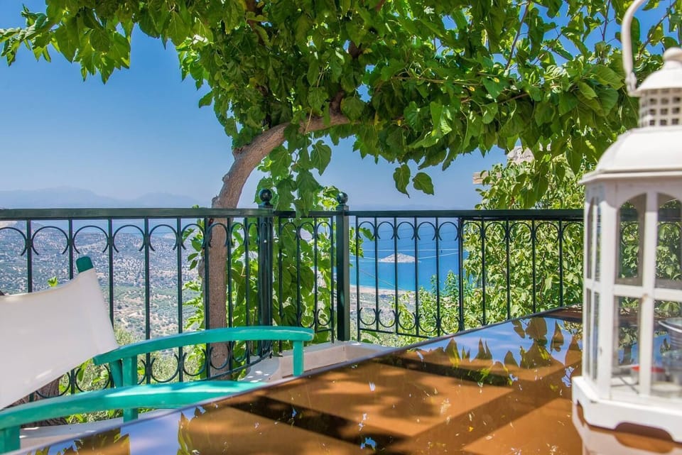 Large terrace with magnificent view, outdoor furniture, large umbrella and BBQ