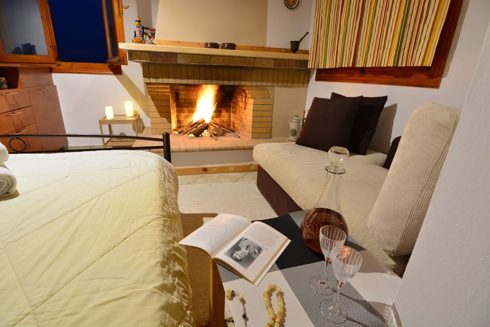 Mountain house (5 bedrooms - maximum capacity 10 adults + 4 minors max. 16) Bed and Breakfast in Peloponnese Region
