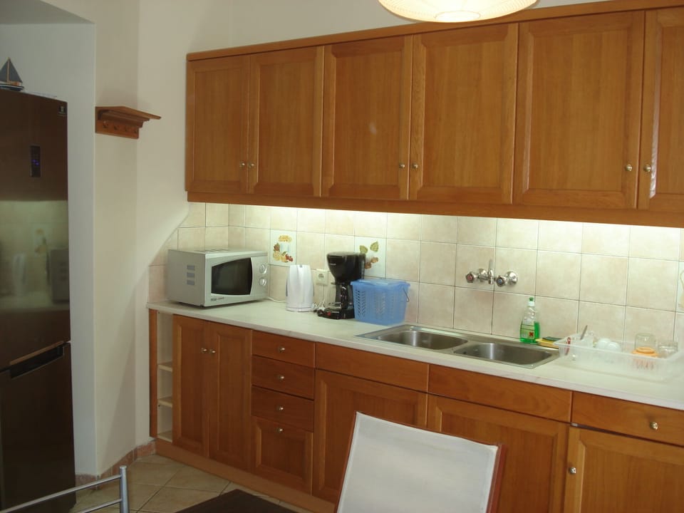 Kitshen fully furnished