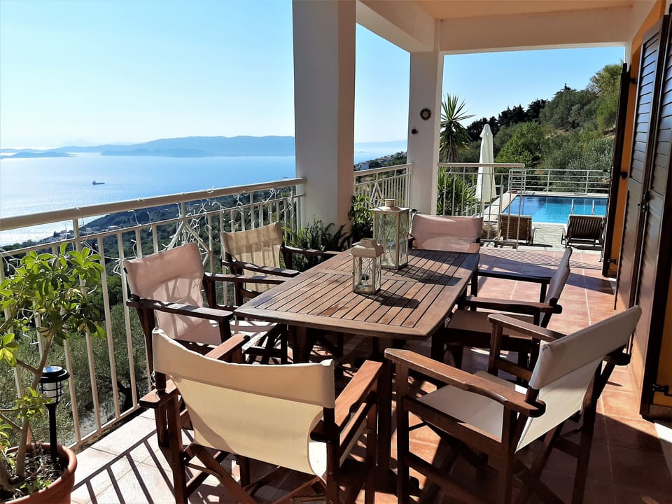 Covered terrace 