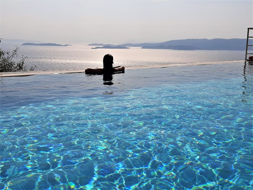 Spectacular view from the pool !!!