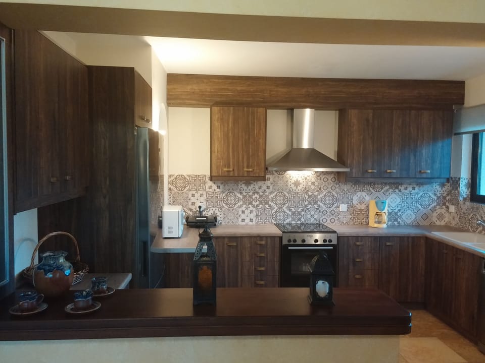 Fully equipped kitchen