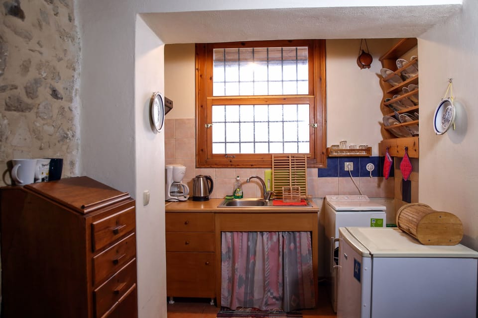 fully equiped kitchen