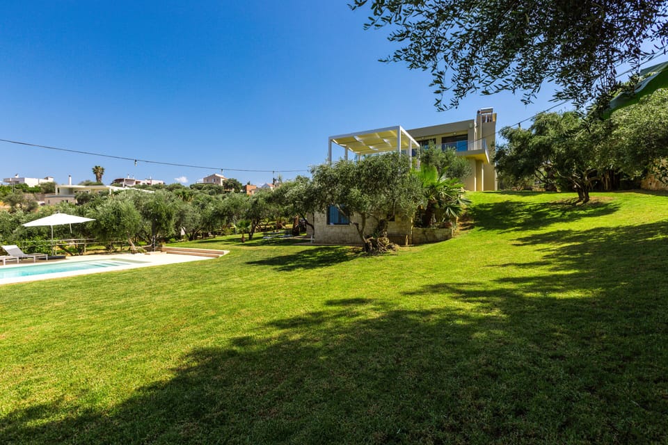 3,850 square meters fenced plot around the villa 