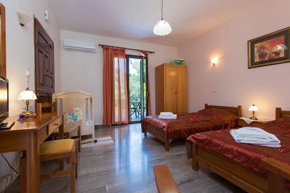 Third Bedroom with twin beds