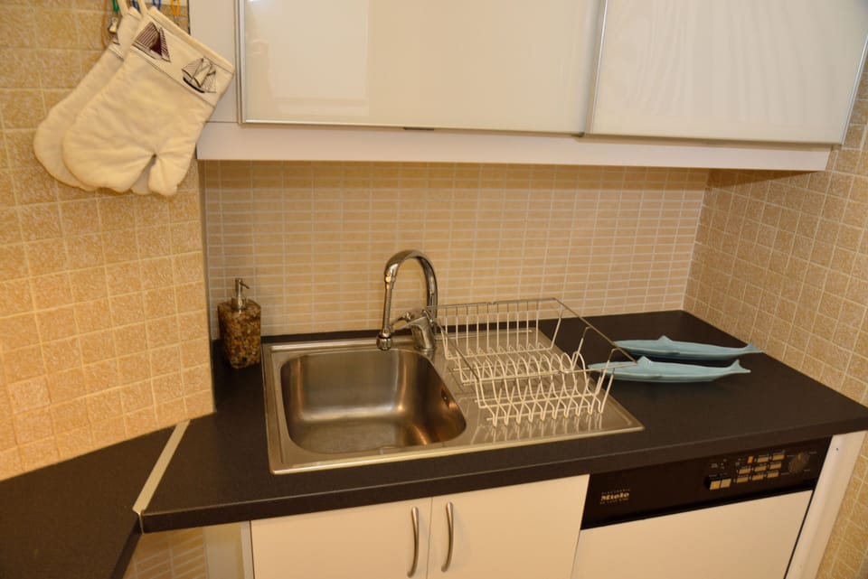 kitchen upper level