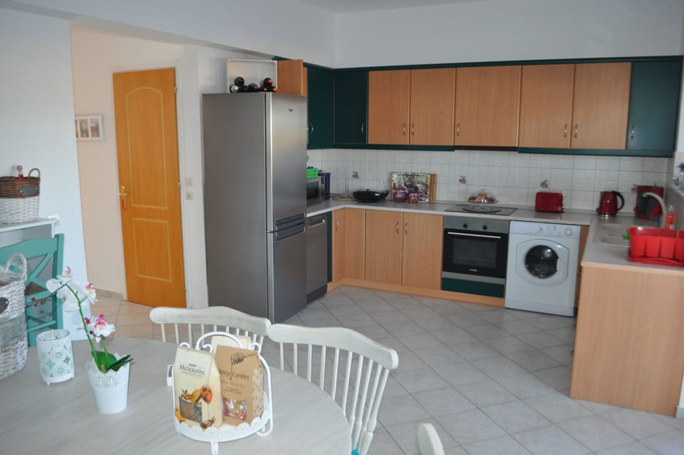 Villa Imerti - Kitchen fully equipped with sea view. 