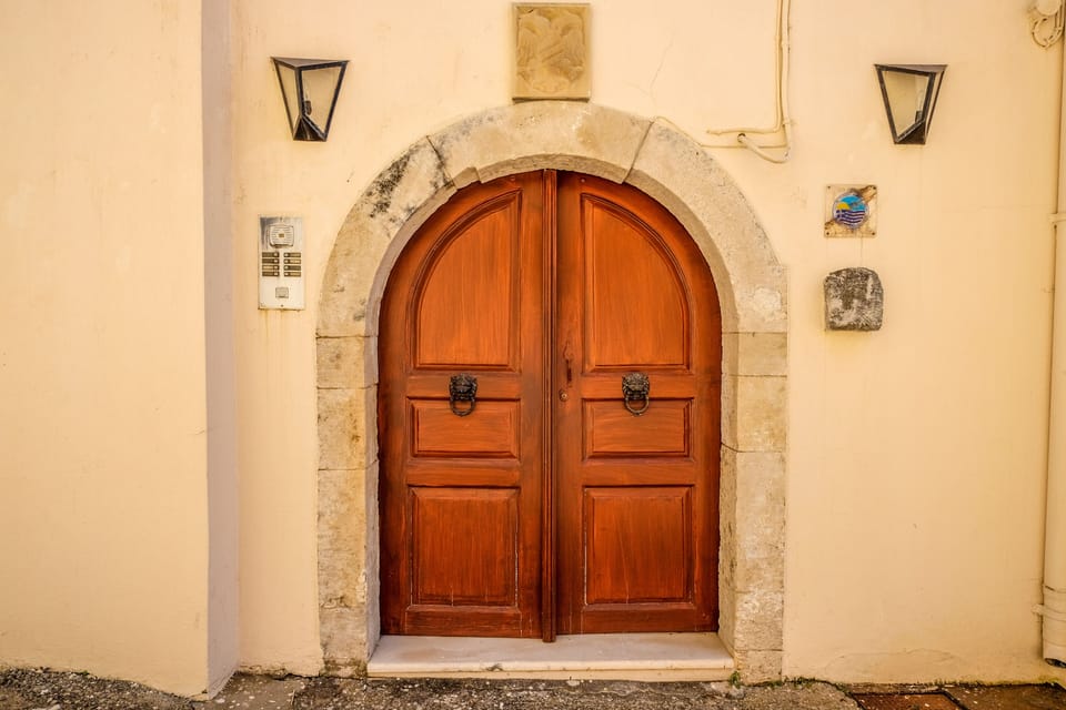 My place looks like an intimate community in an authentic Cretan village