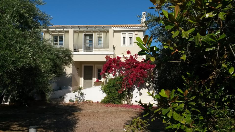 Villa Ilida front door in spring