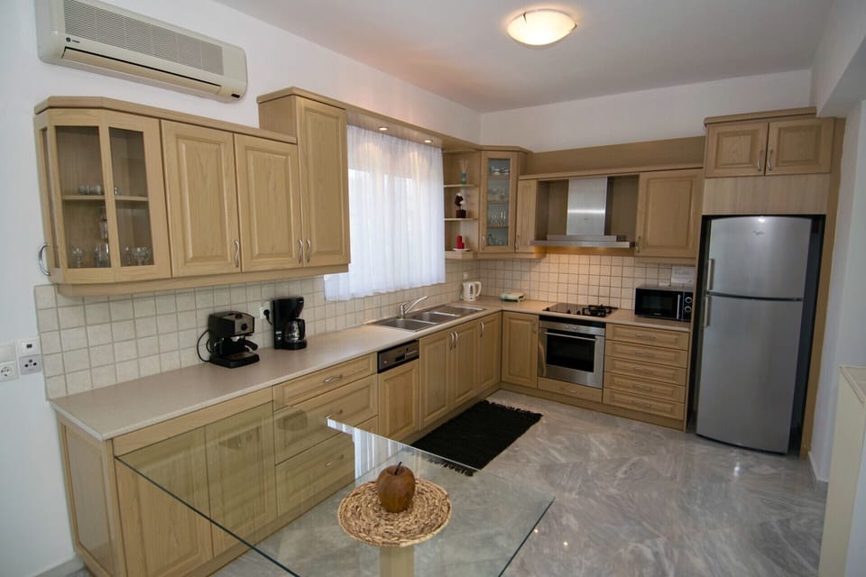 Kitchen with all facilities 