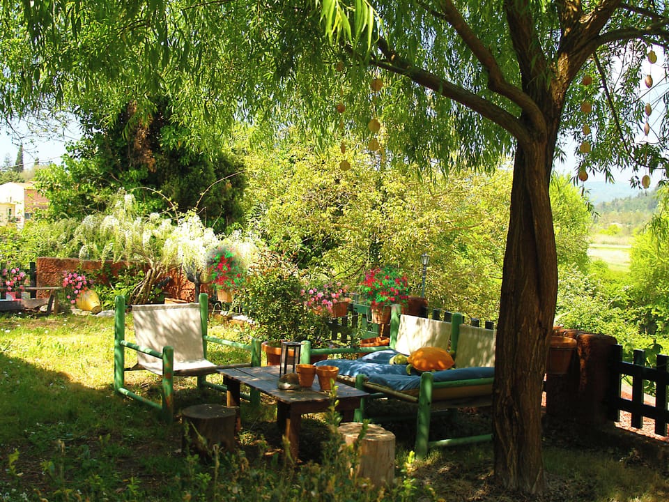 Sitzgelegenheiten im Garten