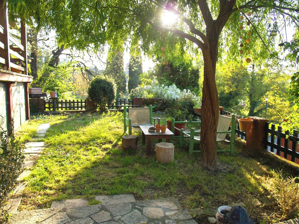 Großer, mediterraner Garten