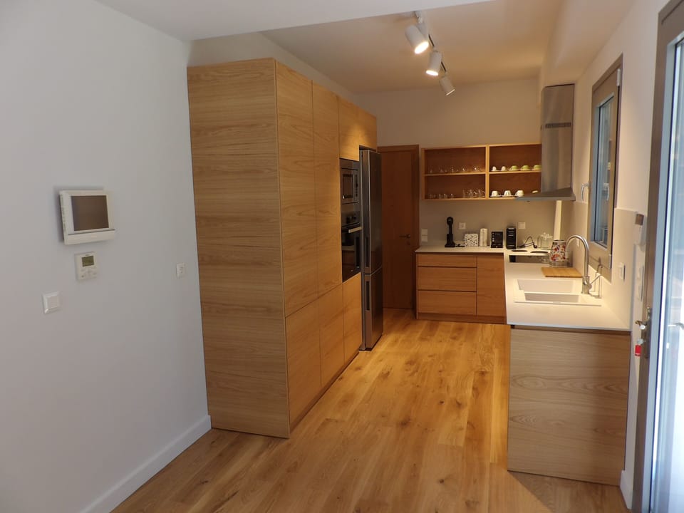 MAIN KITCHEN