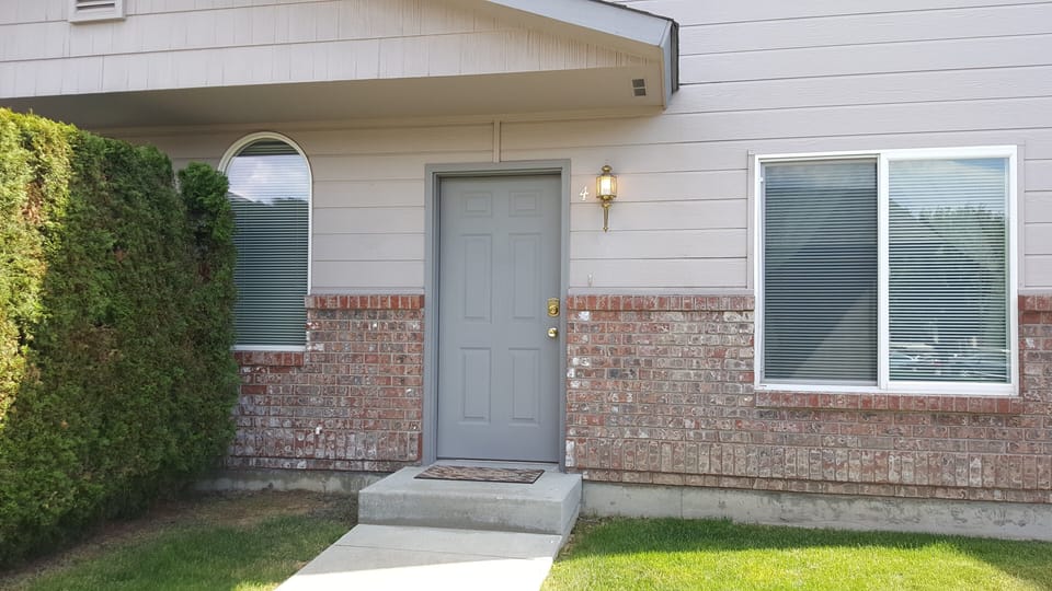 Your in the Right Place - Private Entrance