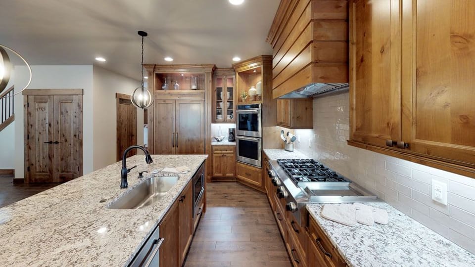 56629 Sunstone Loop