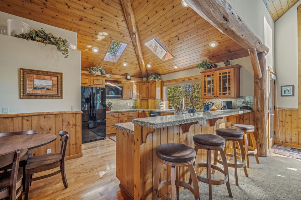 8 White Elm Kitchen