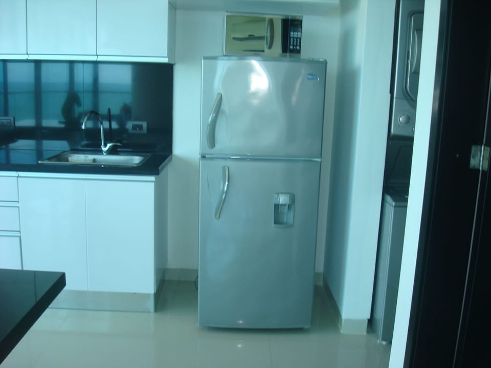 APARTAMENTO AMPLIO 3 ALCOBAS FRENTE PLAY