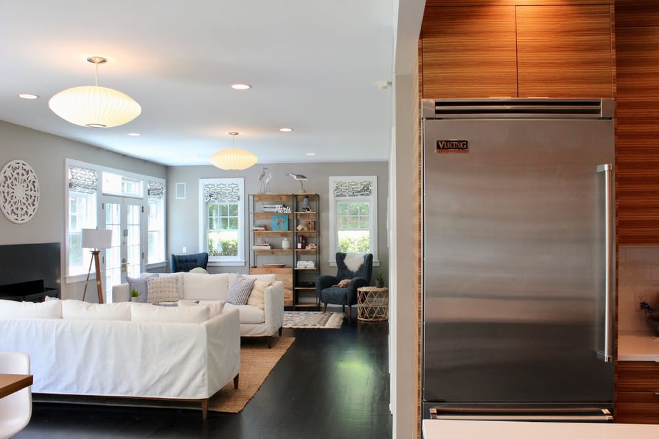 Chefs kitchen + living room