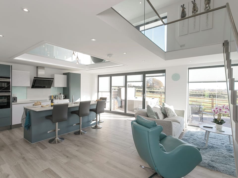 Contemporary open-plan living space | The Retreat - Broadstone Barns, Ticknall, near Derby