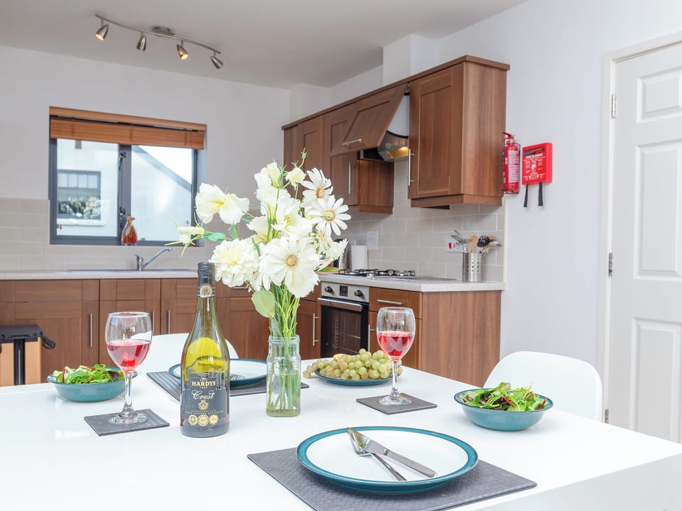 Charming kitchen/ dining area | 3 Waterwheel Apartment, Charlestown