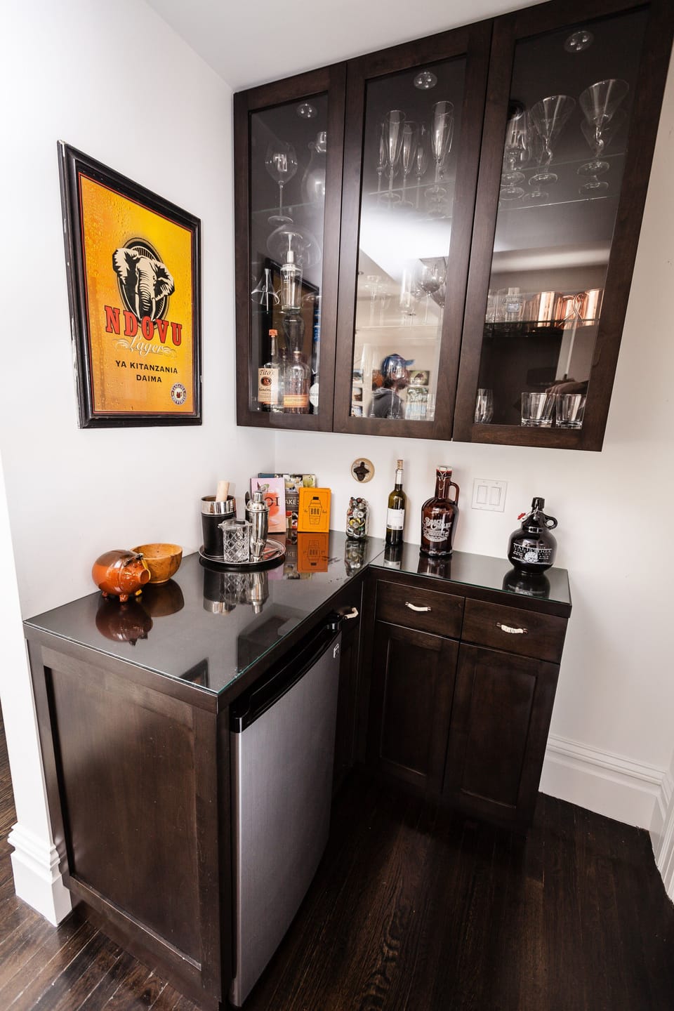 Built-in corner bar, fully stocked