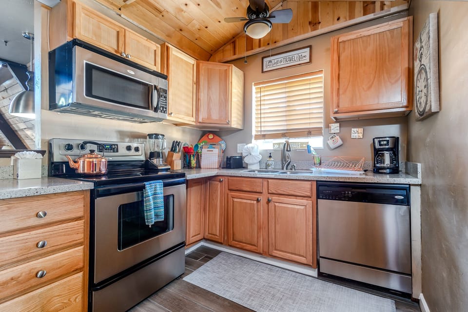Kitchen with all you need to create meals!