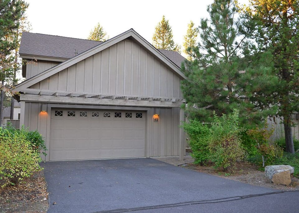 42 Fremont Crossing