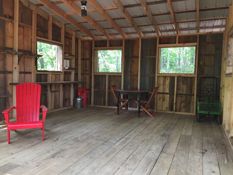 shelter interior left; plenty of room to setup in the shelter 