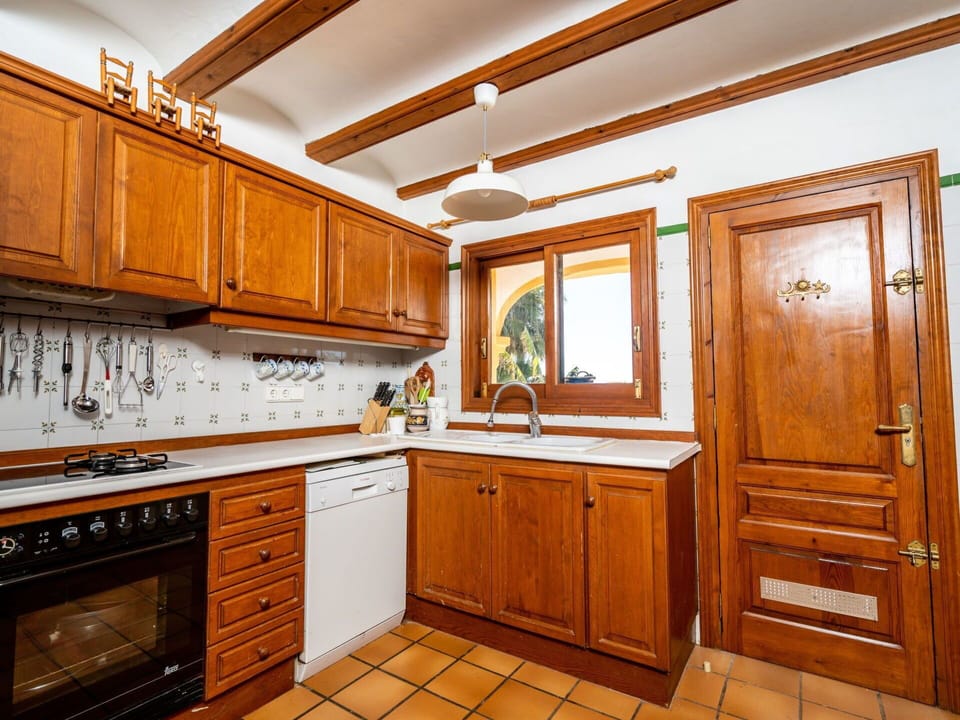 Room, Cabinetry, Furniture, Property, Kitchen, Countertop, Building, Wood Stain, Home, Real Estate