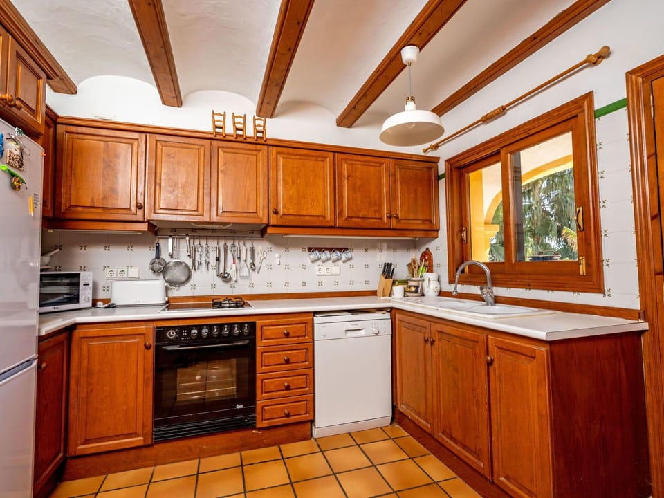 Countertop, Cabinetry, Room, Property, Furniture, Kitchen, Building, Interior Design, House, Home