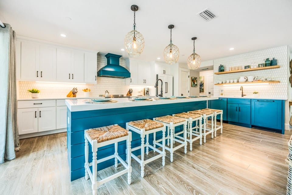 Kitchen & Wet Bar