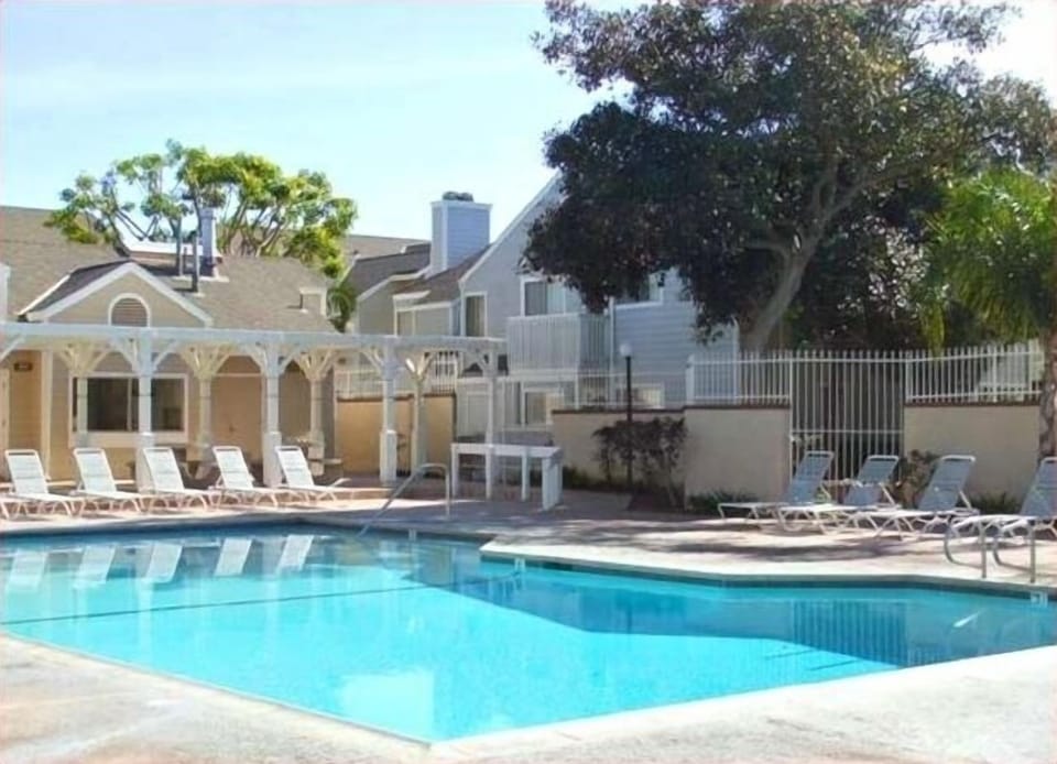 Pool and next to the BEACH!!! Dana Point, CA